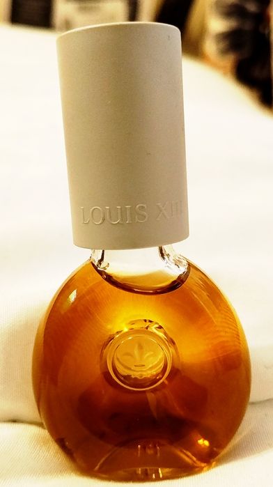 Sticlă de coniac Remy Martin colecția Louis XIII Baccarat