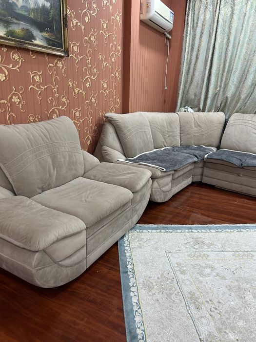 диван продается дешево для гостинной