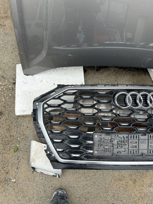 Audi Q5/SQ5 22г предна решетка