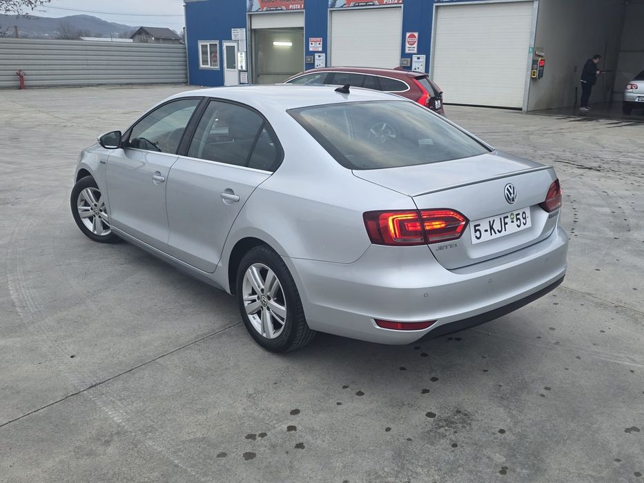 VOLKSWAGEN Jetta 2014 — imagine 4
