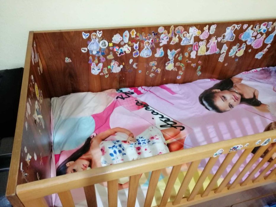 Детско легло от масивно дърво