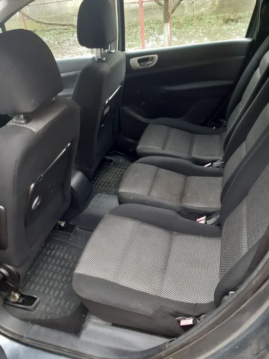 Vând Peugeot 307 SW