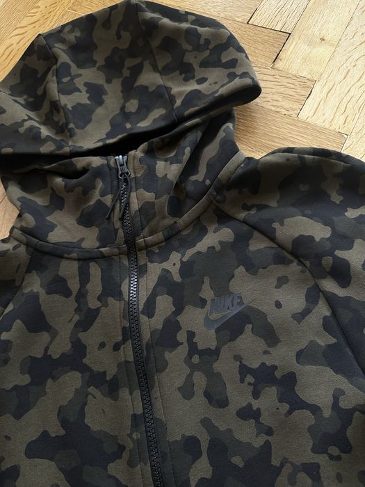 Nike tech fleece green camo зелен камуфлаж Оригинално! CJ5975-222
