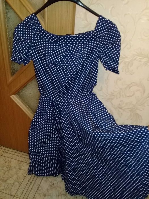 Всё платья по 3000тг.