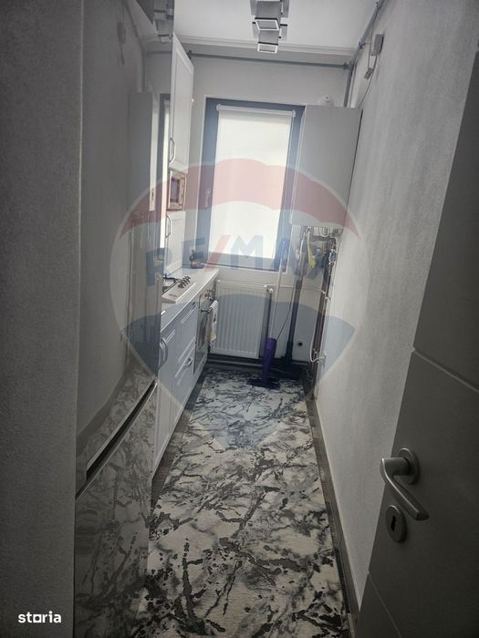 Apartament cu 3 camere de vânzare