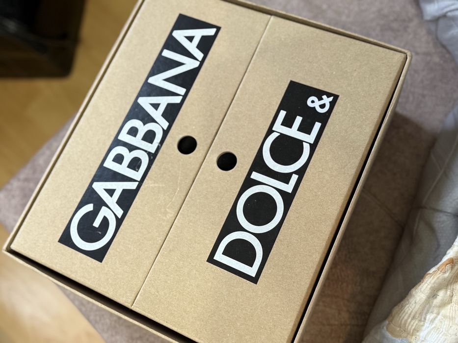 Продам новые кроссовки оригинал Dolce Gabbana