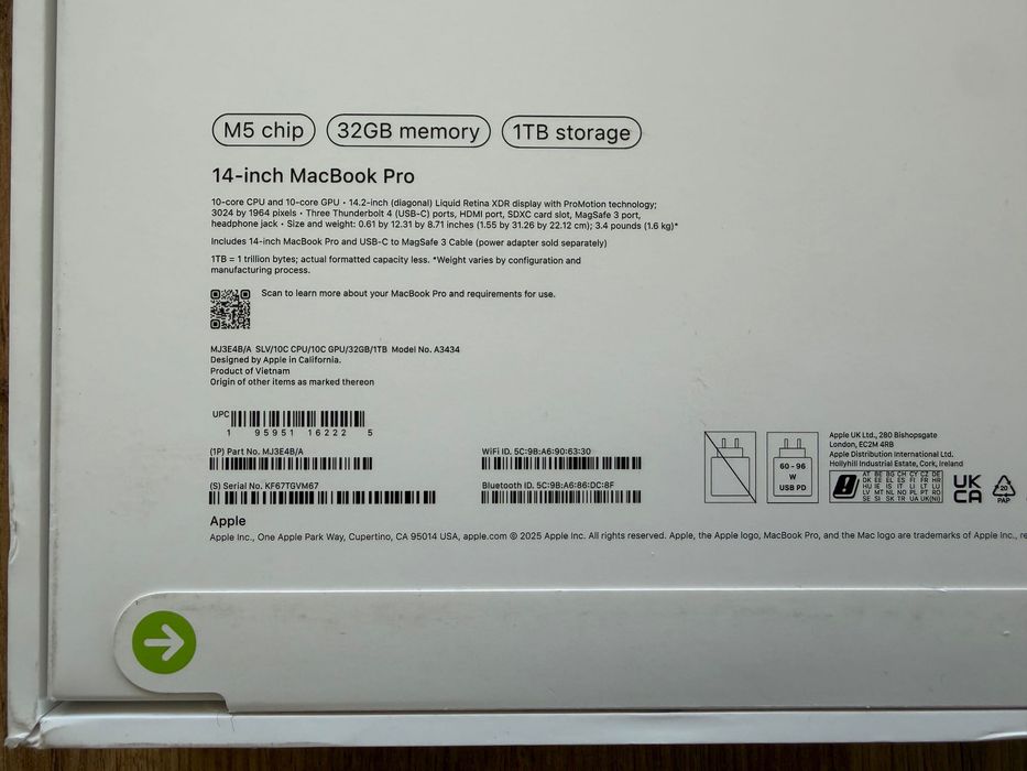 ЧИСТО НОВ MacBook Pro 14" M5 10-CPU, 10-GPU, 32GB RAM, 1TB SSD
