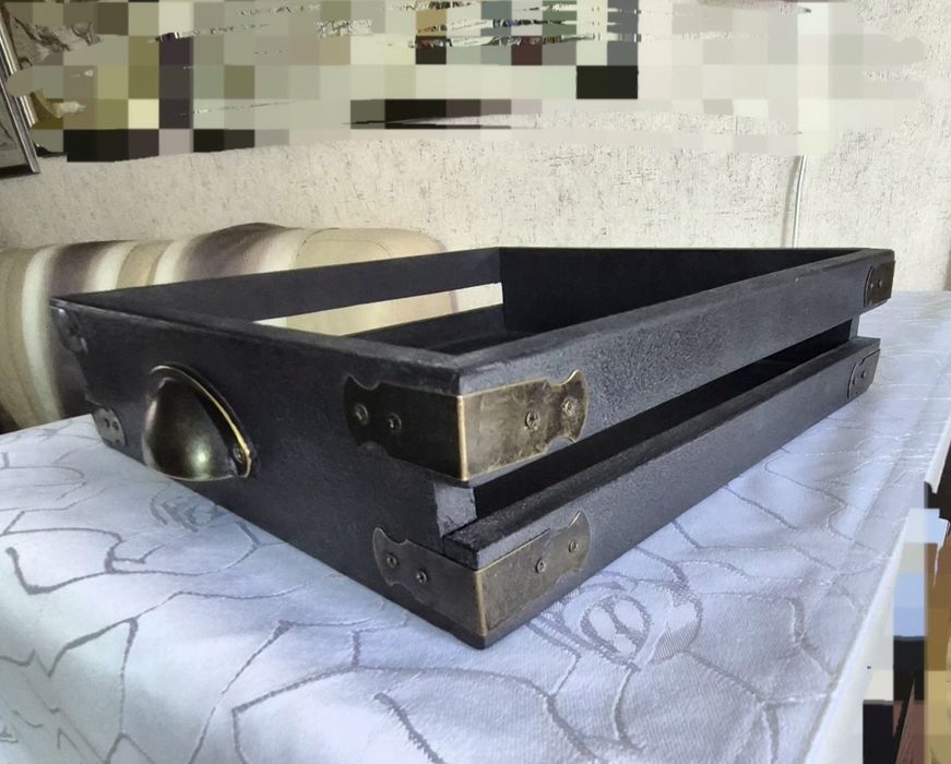 Поднос, доски , ящик переноска.