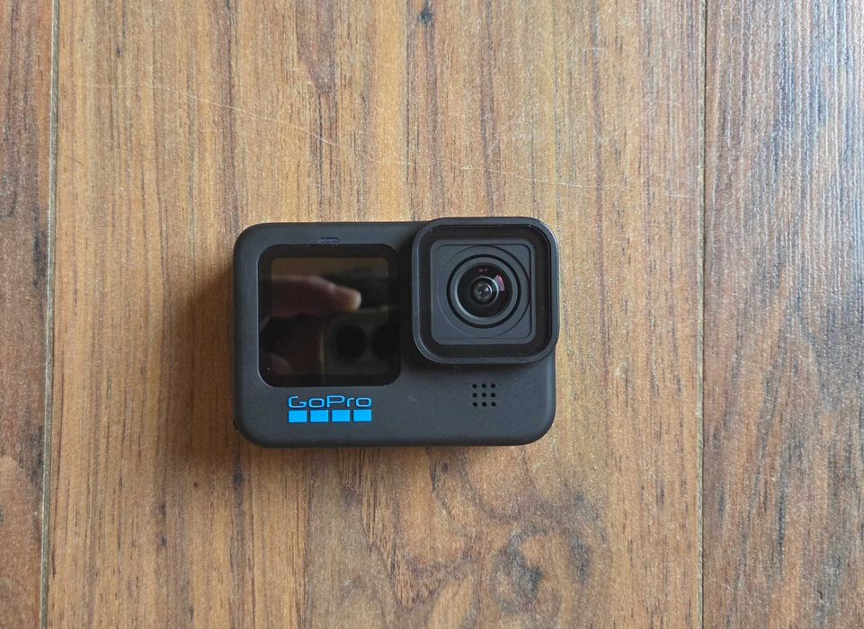 GoPro Hero 11 Black – stare excelentă, pachet complet