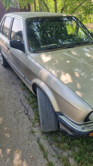 BMW 323 1984