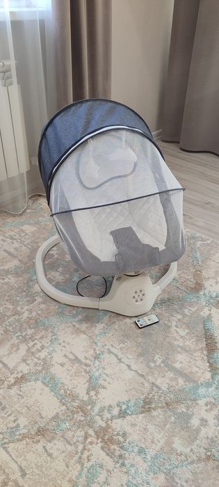 Продам детский электрошезлонг-качели