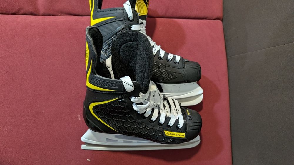 Коньки хоккейные 38