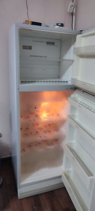 Холодилъник деуу двухкамерный