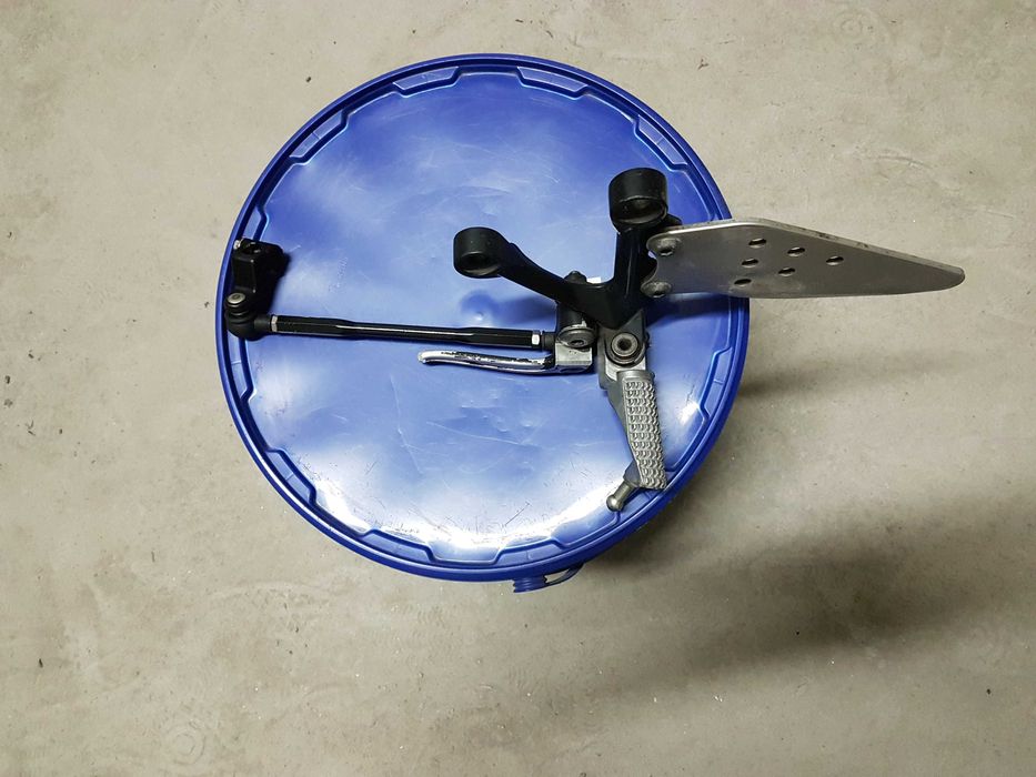 лява стойка и степенка скорости за Kawasaki ZX6r 2008