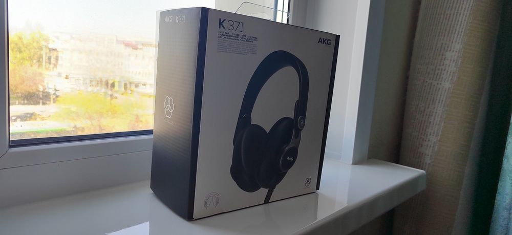 Студийные наушники AKG K371