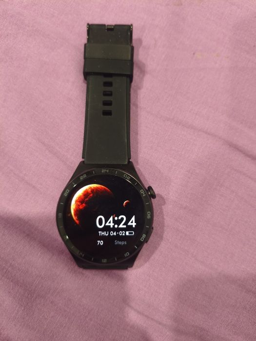 Продаю часы в хорошем состоянии срочно