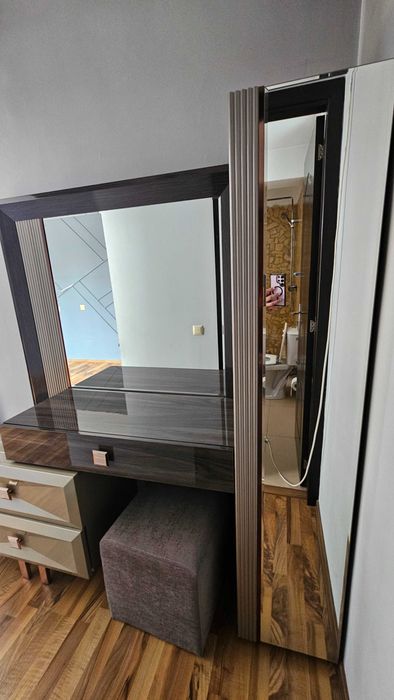 Vand un superb set mobila machiaj, nou, impecabil, MEGA OCAZIE