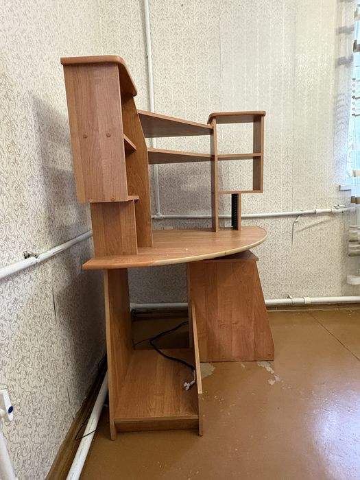 Стол угловой компьютерный