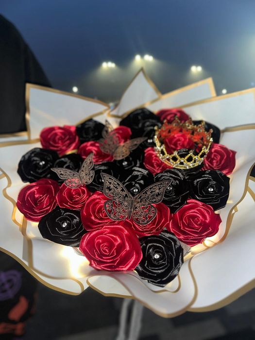 Vând Buchet de trandafiri 27 trandafiri din satin