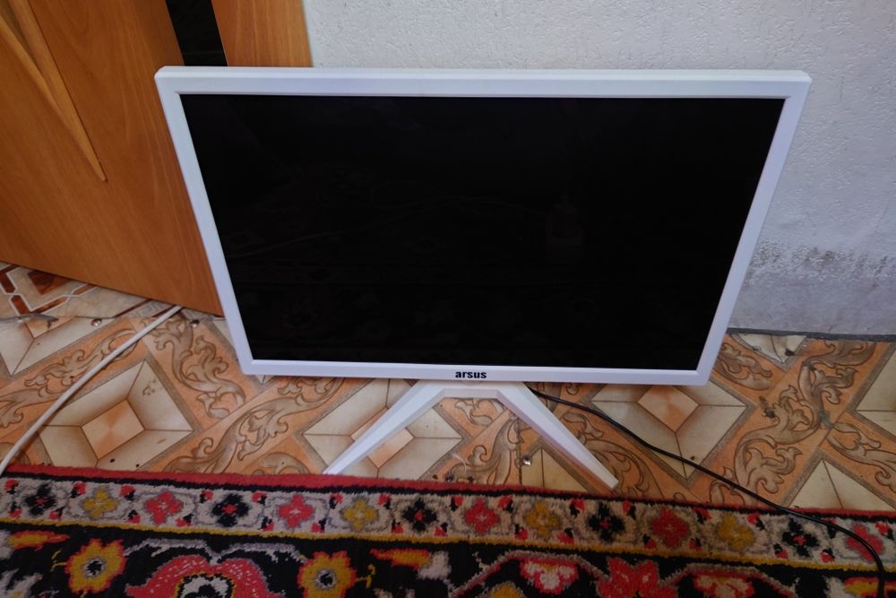 Монитор Arsus с дефектом