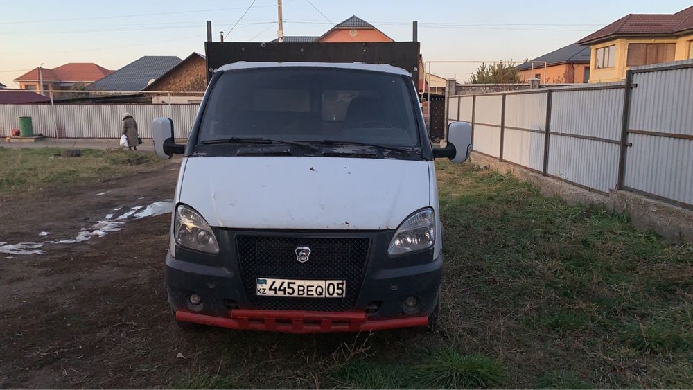 Продам бортовую ГАЗель, 2001 года