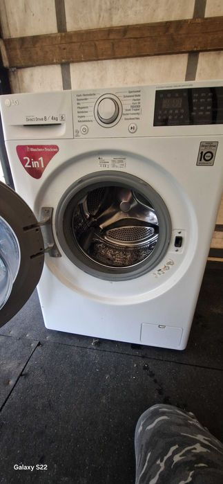 Пералня и сушилня 2в1