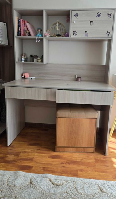 Стол письменый. .