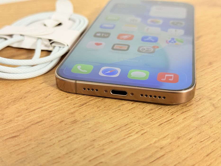 iPhone 16 Pro Max 98% батерия