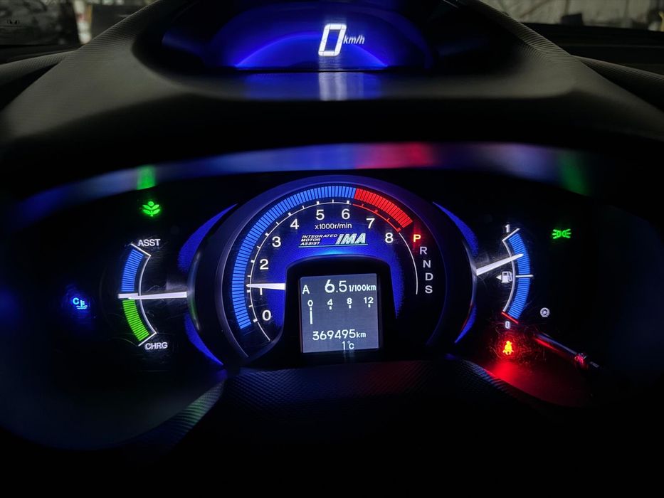 Vând mașină automată hibrid Honda Insight