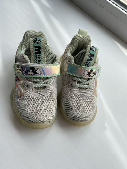 Продам кроссовки унисекс