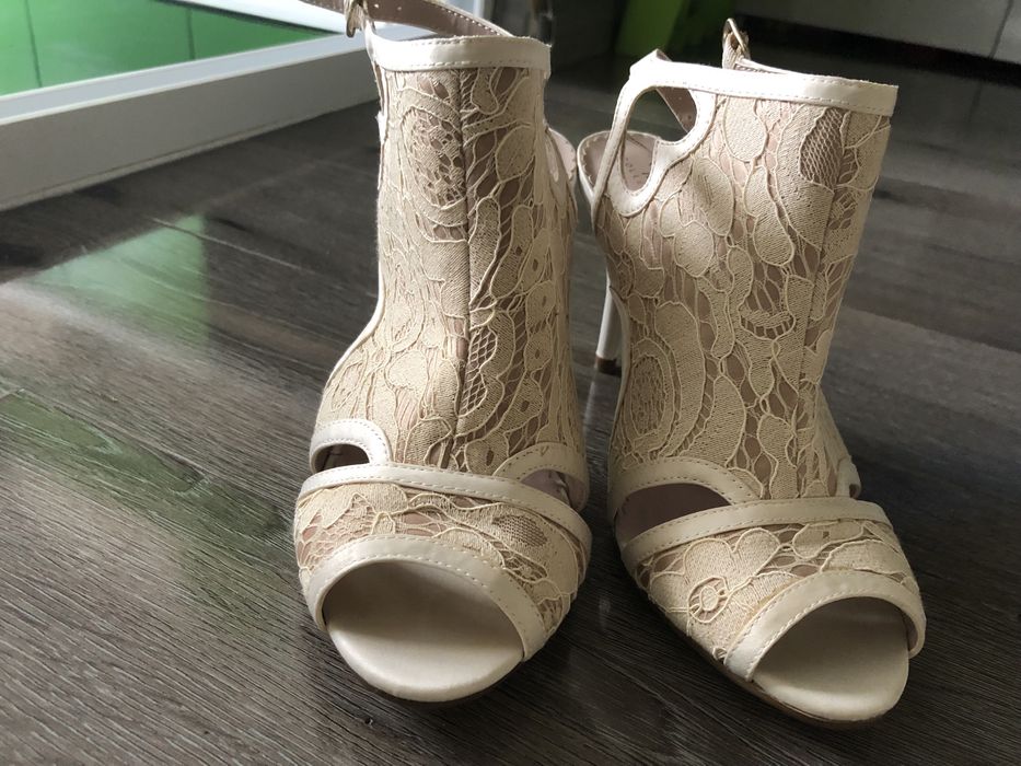 Sandale M&S noi, superbe