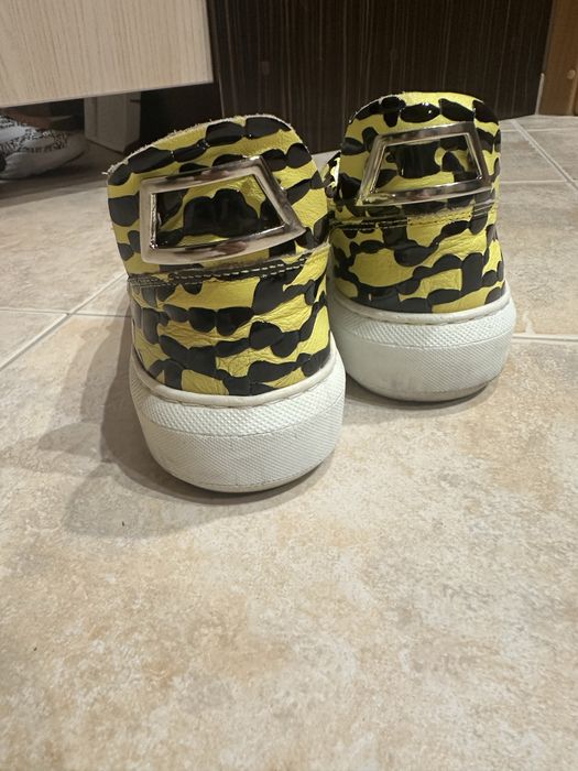 Дамски спортни обувки