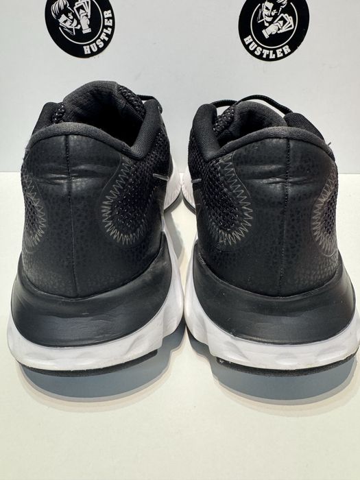 Маратонки NIKE RENEW . Номер 45.5