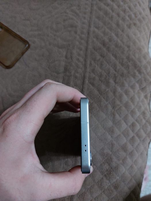 Продам Samsung S24 в отличном состоянии