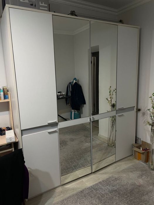 Продам спальный гарнитур, имеется шифоньер, комод