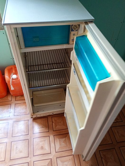 Продам холодильник