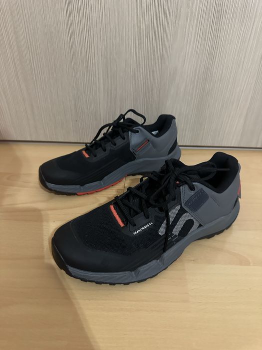 Vand pantofi clips five ten si nike x gortex