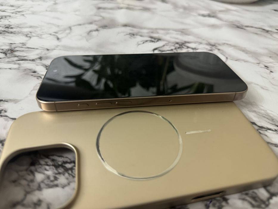 Продам Iphone 16 pro max