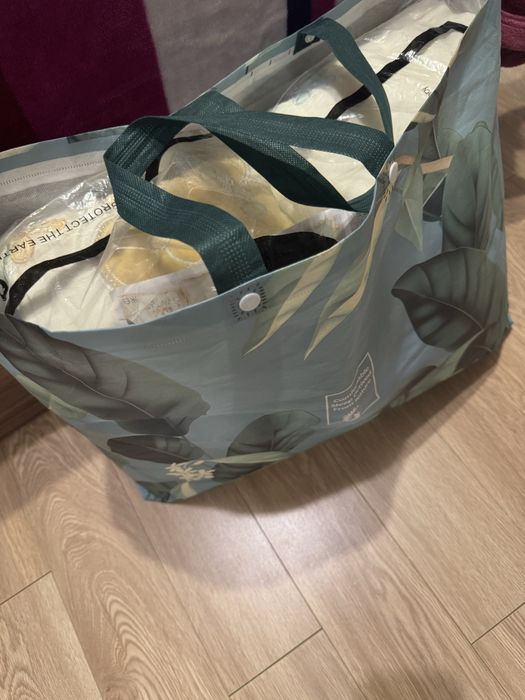 Покрывало с простыней и наволочками новое на кровать с наволочками