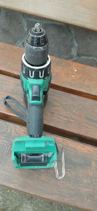 Винтоверт Hitachi 18v. Безчетков