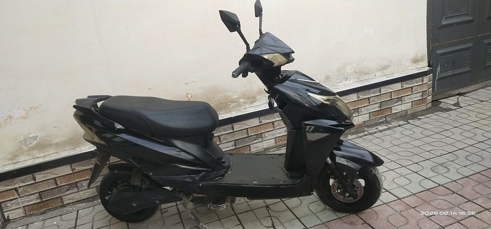 Elektro skuter sotiladi