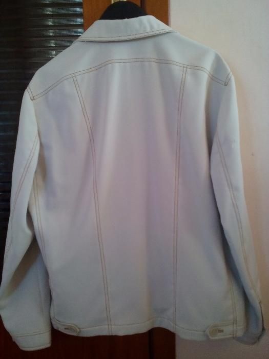 Костюм на " Paruchev"-40 лв. Подарявам риза.