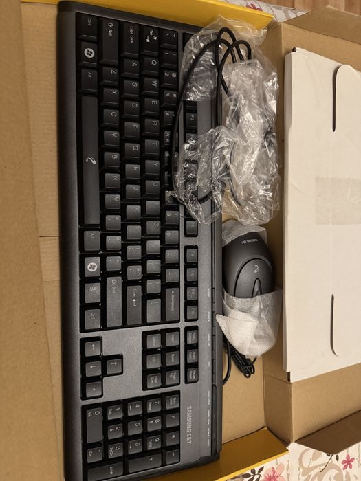 Клавиатура с мишка Samsung - нови