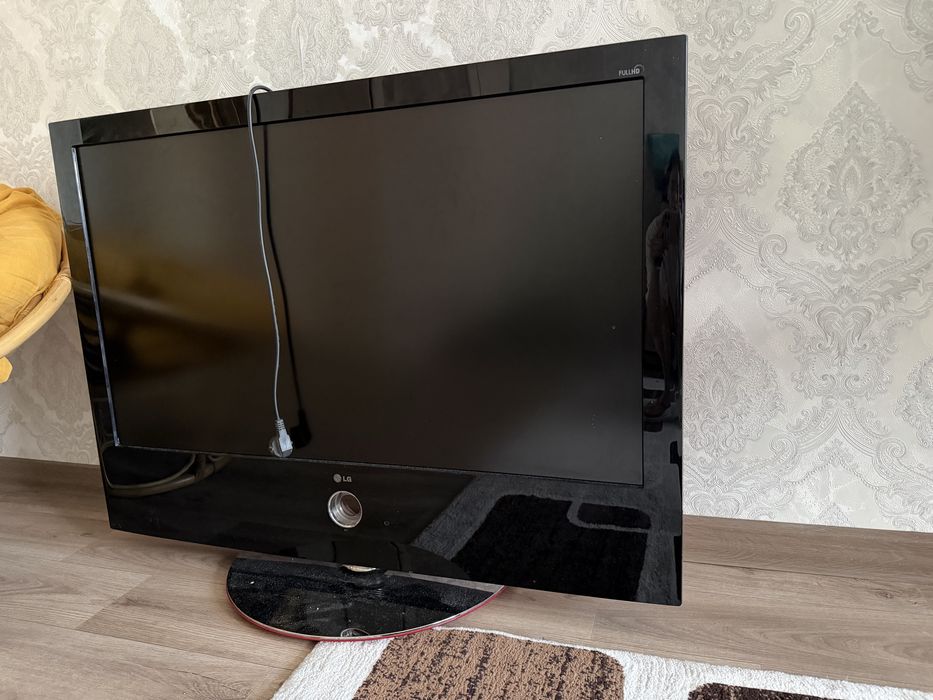 Срочно продам телевизор