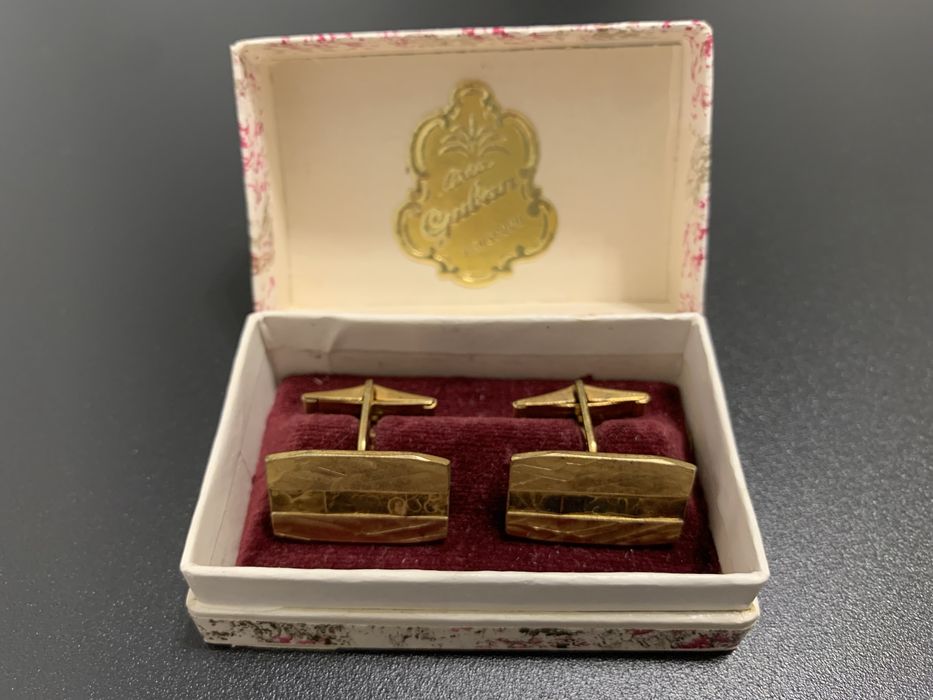 Vechi butoni de manseta Guban