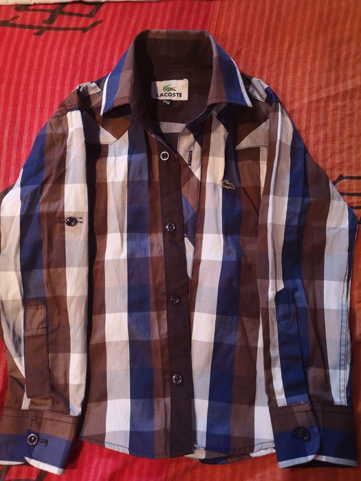 Cămăși băieței culori diferite