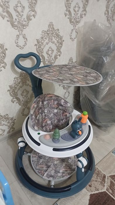 Продам детские ходунки почти новые