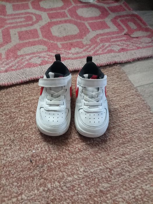 Adidasi Nike, marimea 22