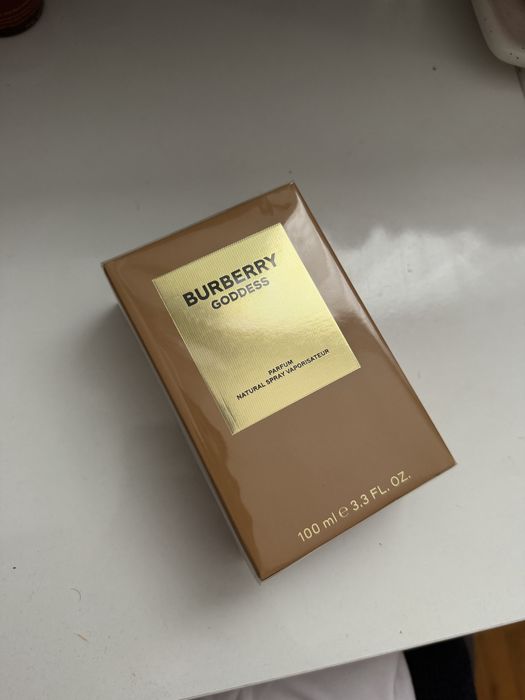 Burberry Goddess парфюм