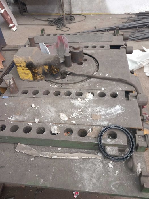 Машина за огъване на арматура